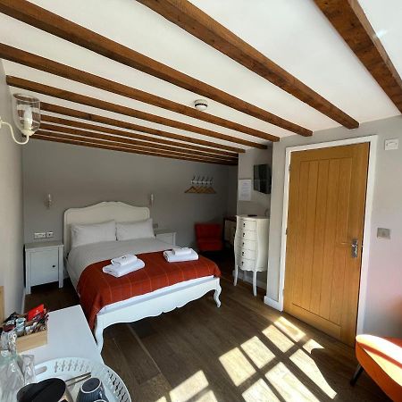 The Queen Matilda Country Rooms Avening Exteriör bild