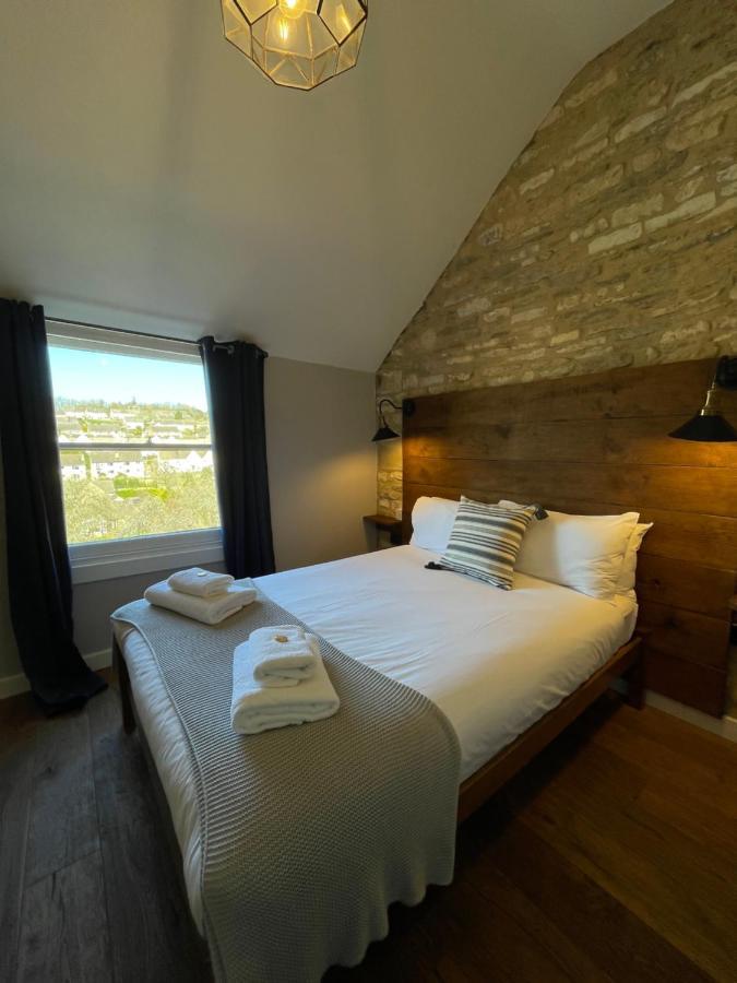 The Queen Matilda Country Rooms Avening Exteriör bild