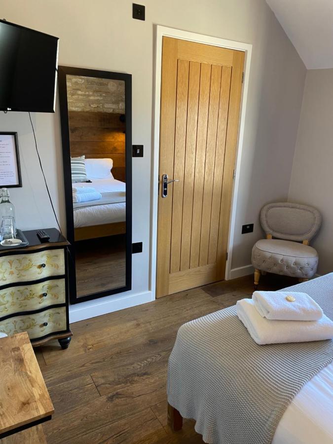 The Queen Matilda Country Rooms Avening Exteriör bild