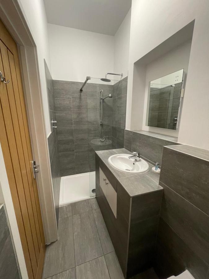 The Queen Matilda Country Rooms Avening Exteriör bild
